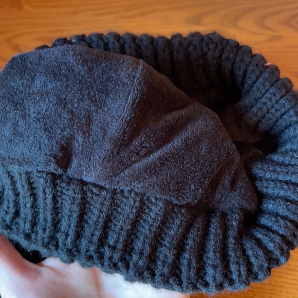 CG New York Black Beanie. One Size - Picture 4 of 4
